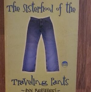 The Sisterhood of the Traveling Pants paperback book